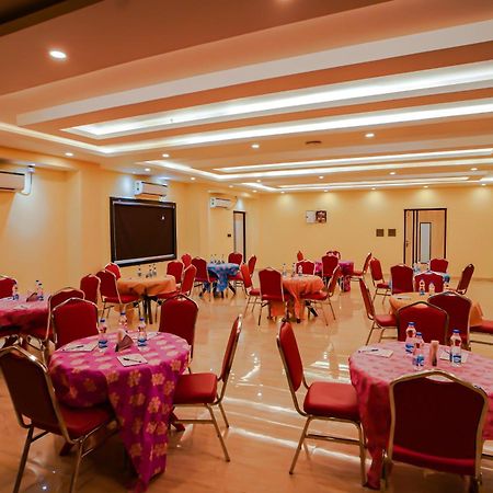 Prasant On Beach Resort !! Lift - Wifi -Restaurant-Parking Facilities-Newly Decorated Room !! Mandarmani Buitenkant foto