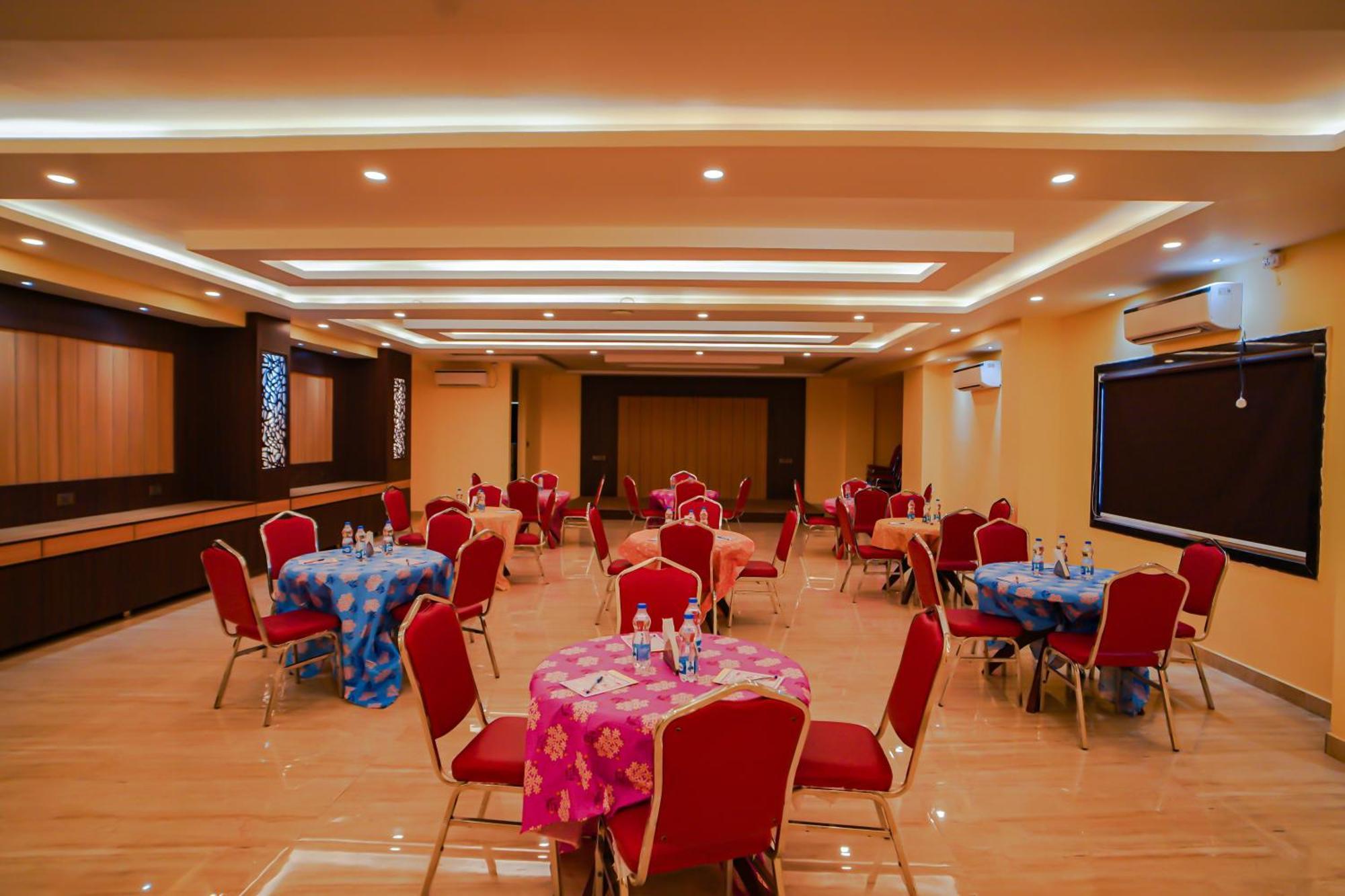 Prasant On Beach Resort !! Lift - Wifi -Restaurant-Parking Facilities-Newly Decorated Room !! Mandarmani Buitenkant foto