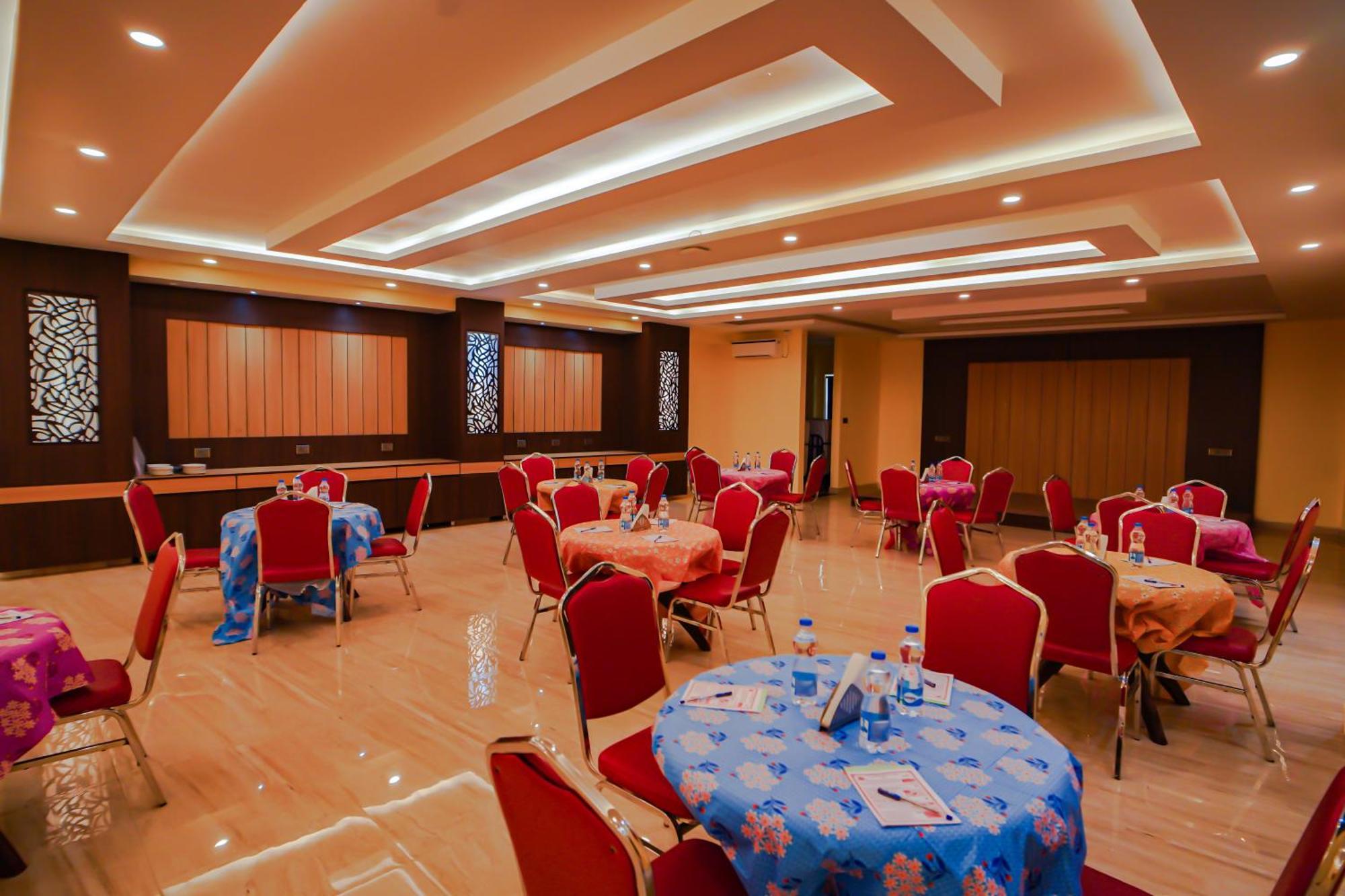 Prasant On Beach Resort !! Lift - Wifi -Restaurant-Parking Facilities-Newly Decorated Room !! Mandarmani Buitenkant foto