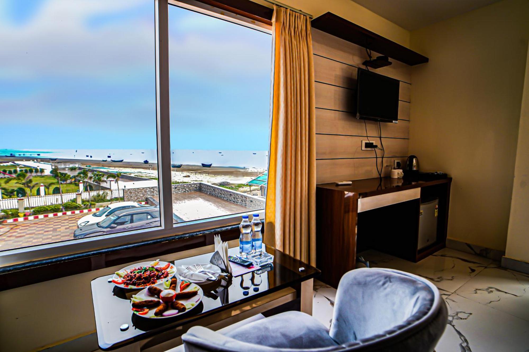 Prasant On Beach Resort !! Lift - Wifi -Restaurant-Parking Facilities-Newly Decorated Room !! Mandarmani Buitenkant foto