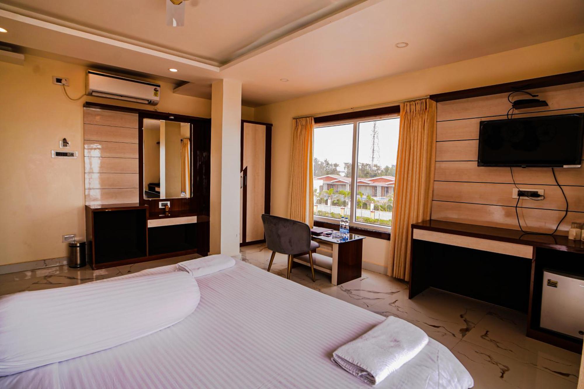 Prasant On Beach Resort !! Lift - Wifi -Restaurant-Parking Facilities-Newly Decorated Room !! Mandarmani Buitenkant foto