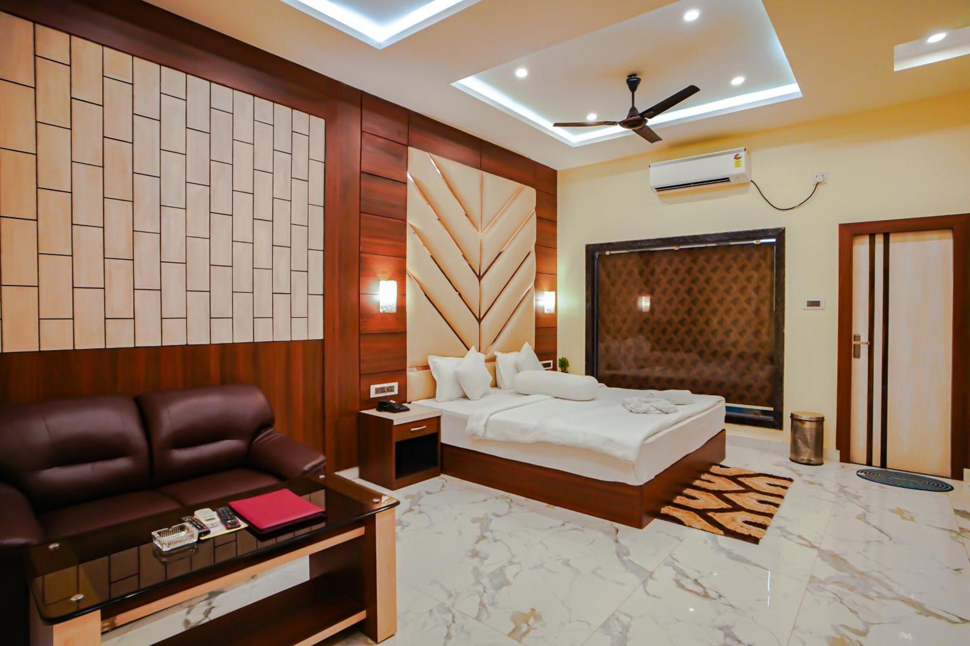 Prasant On Beach Resort !! Lift - Wifi -Restaurant-Parking Facilities-Newly Decorated Room !! Mandarmani Buitenkant foto