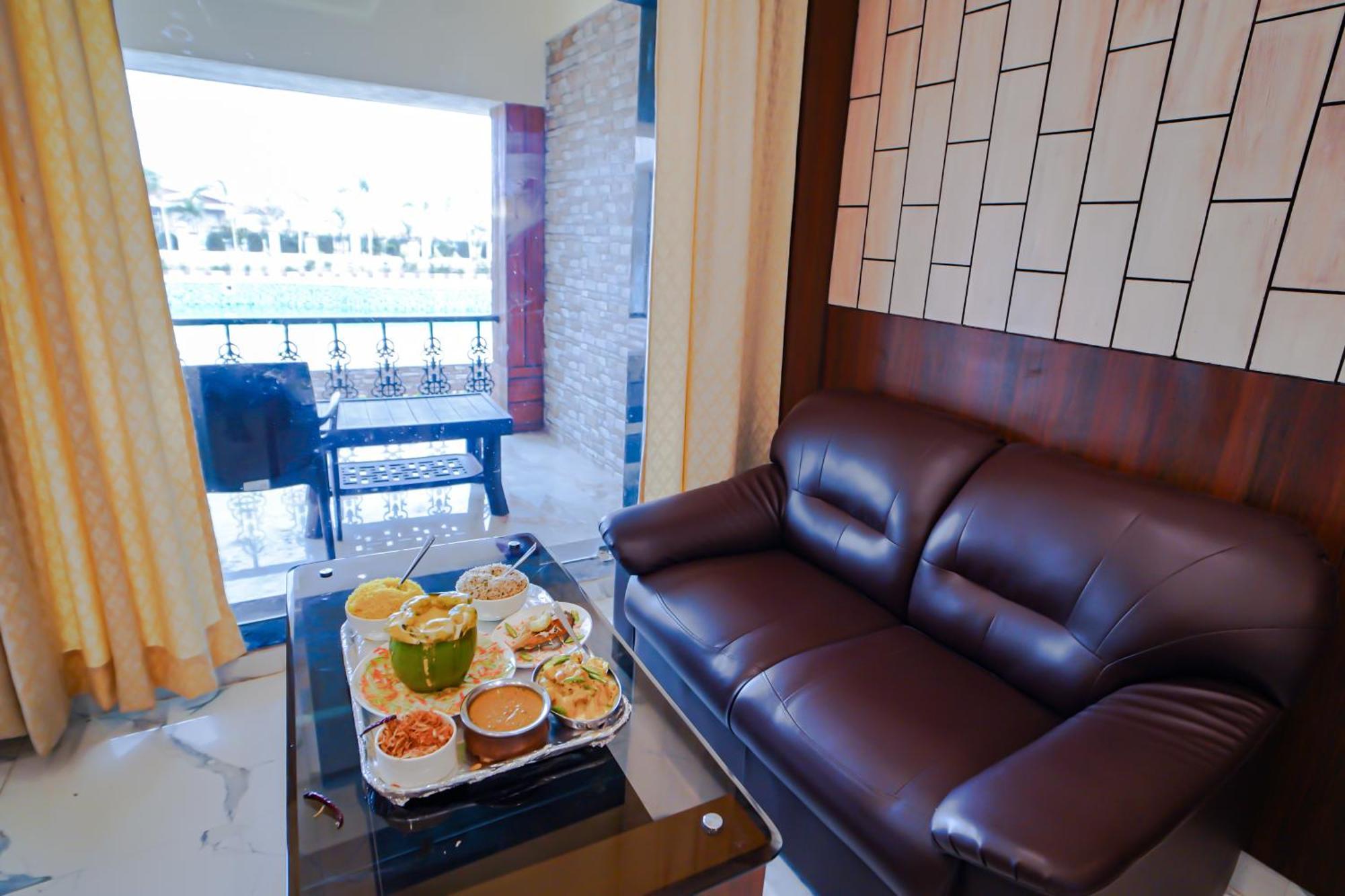 Prasant On Beach Resort !! Lift - Wifi -Restaurant-Parking Facilities-Newly Decorated Room !! Mandarmani Buitenkant foto