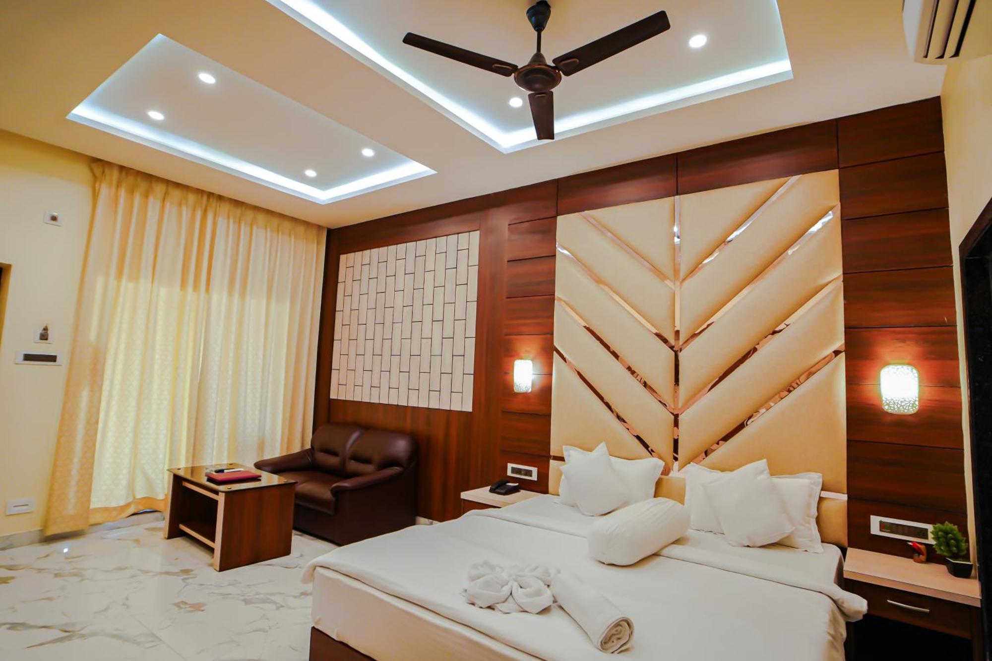 Prasant On Beach Resort !! Lift - Wifi -Restaurant-Parking Facilities-Newly Decorated Room !! Mandarmani Buitenkant foto
