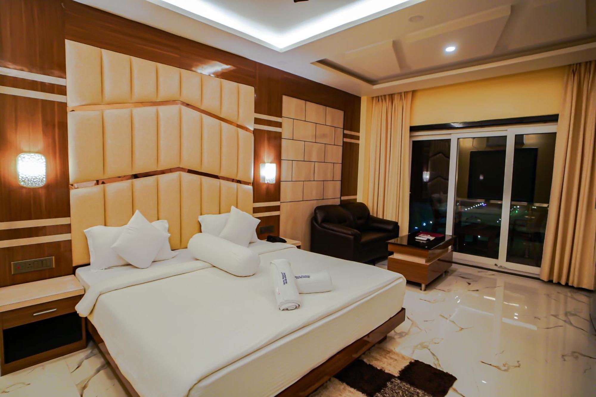 Prasant On Beach Resort !! Lift - Wifi -Restaurant-Parking Facilities-Newly Decorated Room !! Mandarmani Buitenkant foto