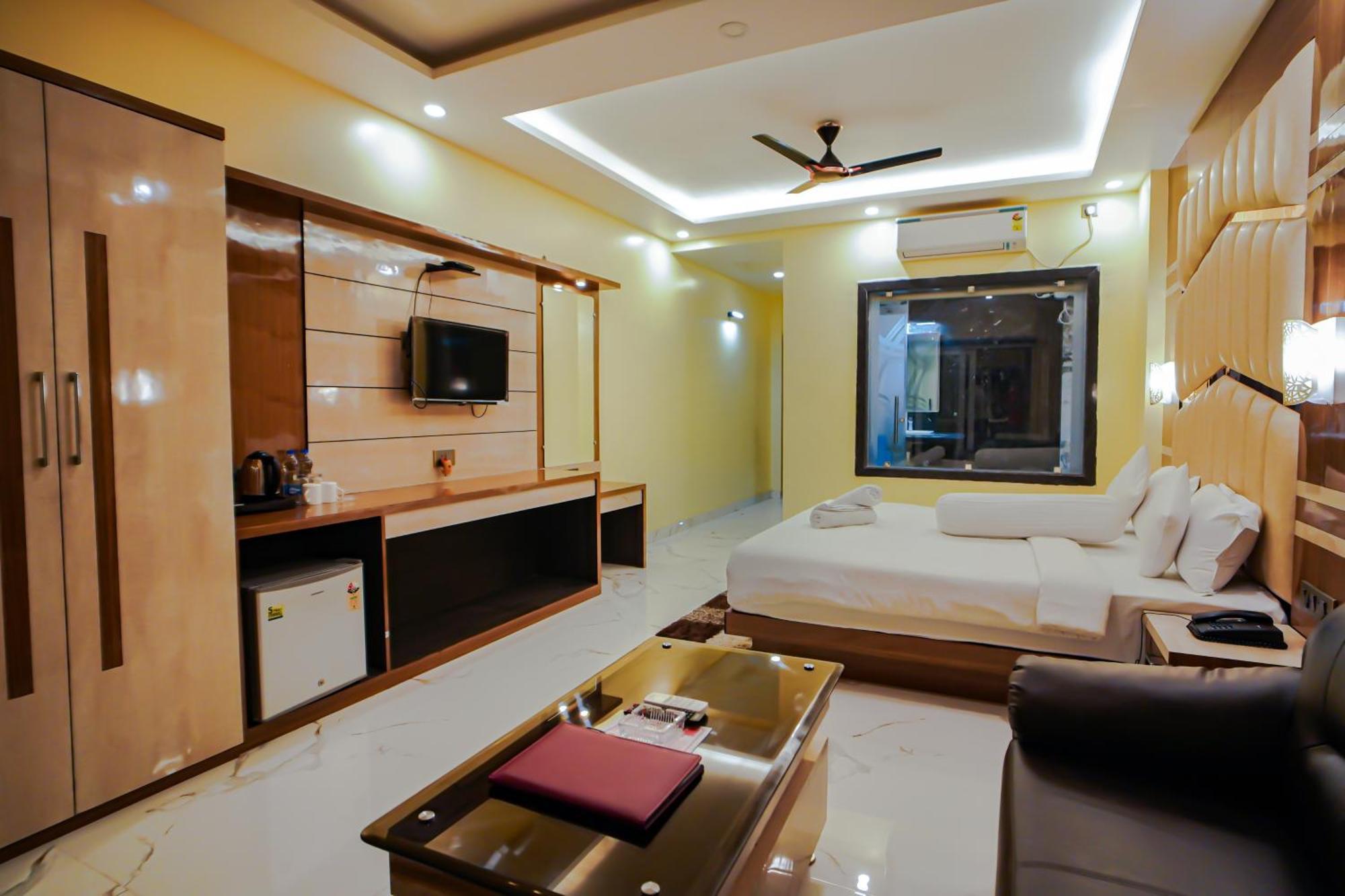 Prasant On Beach Resort !! Lift - Wifi -Restaurant-Parking Facilities-Newly Decorated Room !! Mandarmani Buitenkant foto