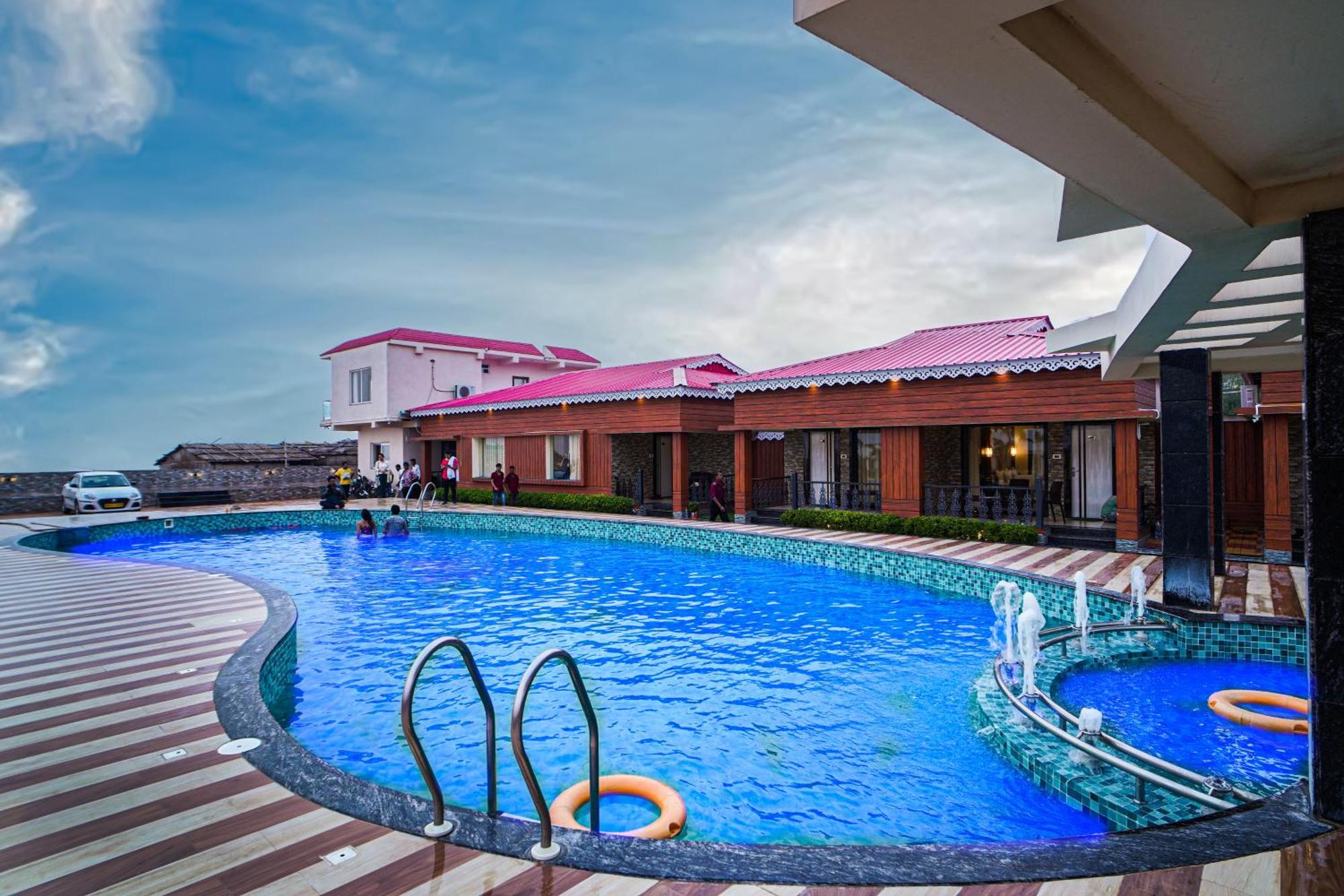 Prasant On Beach Resort !! Lift - Wifi -Restaurant-Parking Facilities-Newly Decorated Room !! Mandarmani Buitenkant foto