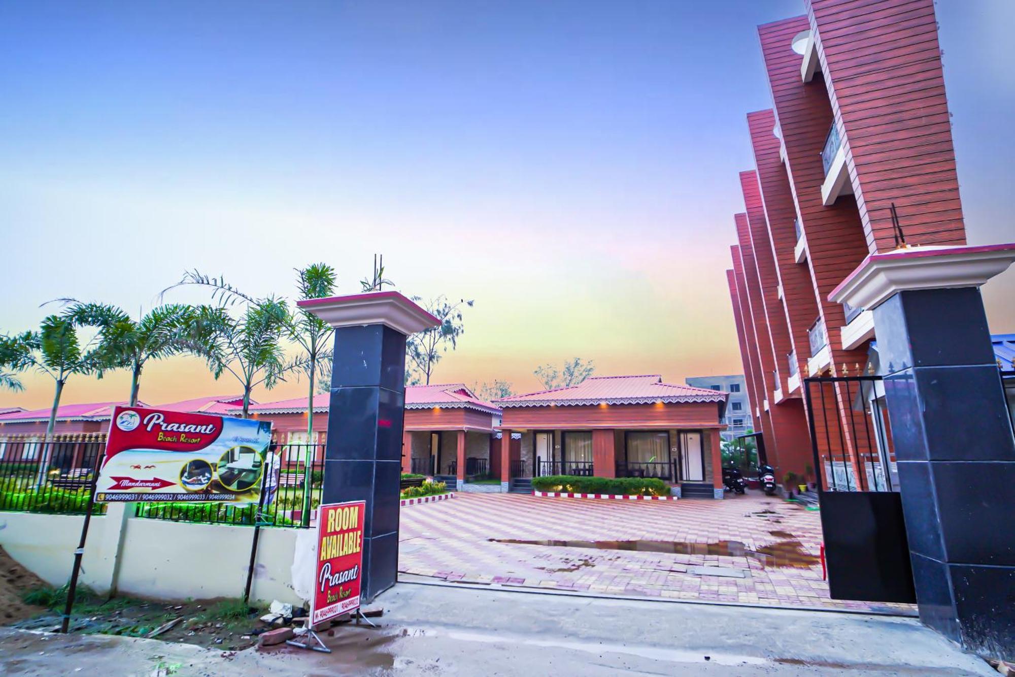 Prasant On Beach Resort !! Lift - Wifi -Restaurant-Parking Facilities-Newly Decorated Room !! Mandarmani Buitenkant foto