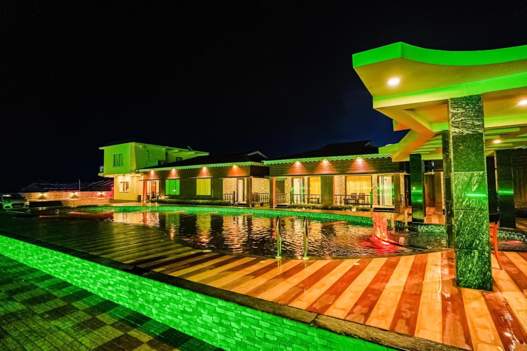 Prasant On Beach Resort !! Lift - Wifi -Restaurant-Parking Facilities-Newly Decorated Room !! Mandarmani Buitenkant foto