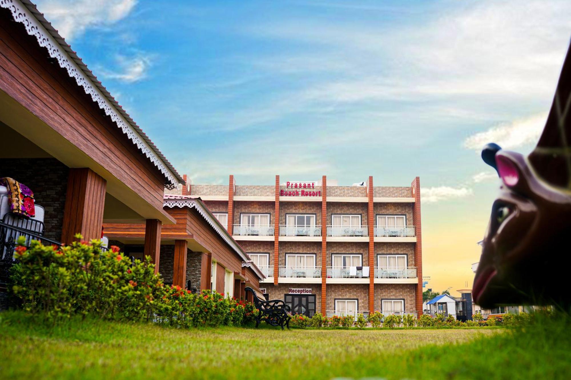 Prasant On Beach Resort !! Lift - Wifi -Restaurant-Parking Facilities-Newly Decorated Room !! Mandarmani Buitenkant foto