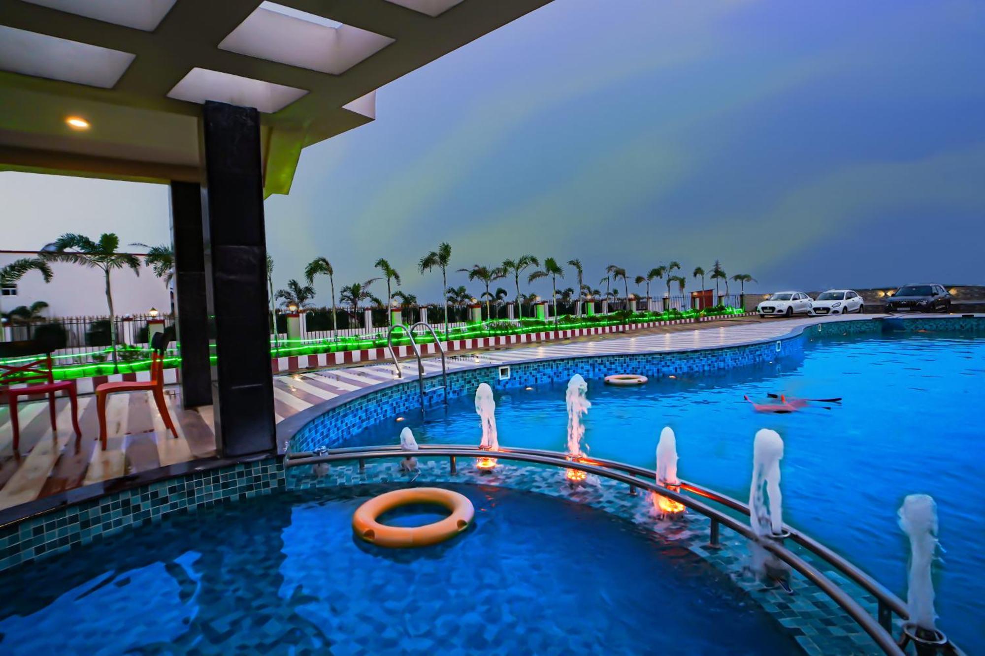 Prasant On Beach Resort !! Lift - Wifi -Restaurant-Parking Facilities-Newly Decorated Room !! Mandarmani Buitenkant foto