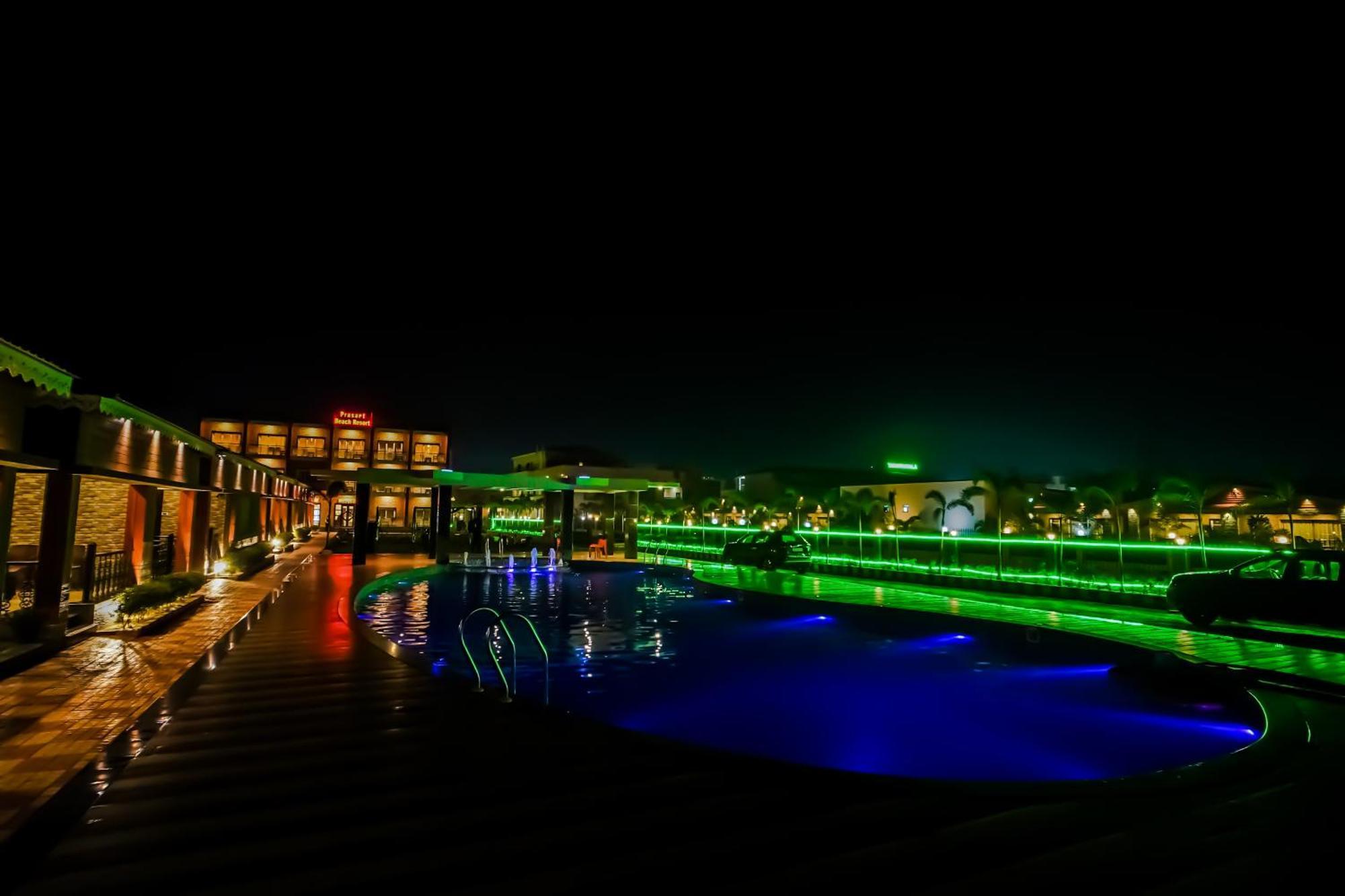Prasant On Beach Resort !! Lift - Wifi -Restaurant-Parking Facilities-Newly Decorated Room !! Mandarmani Buitenkant foto