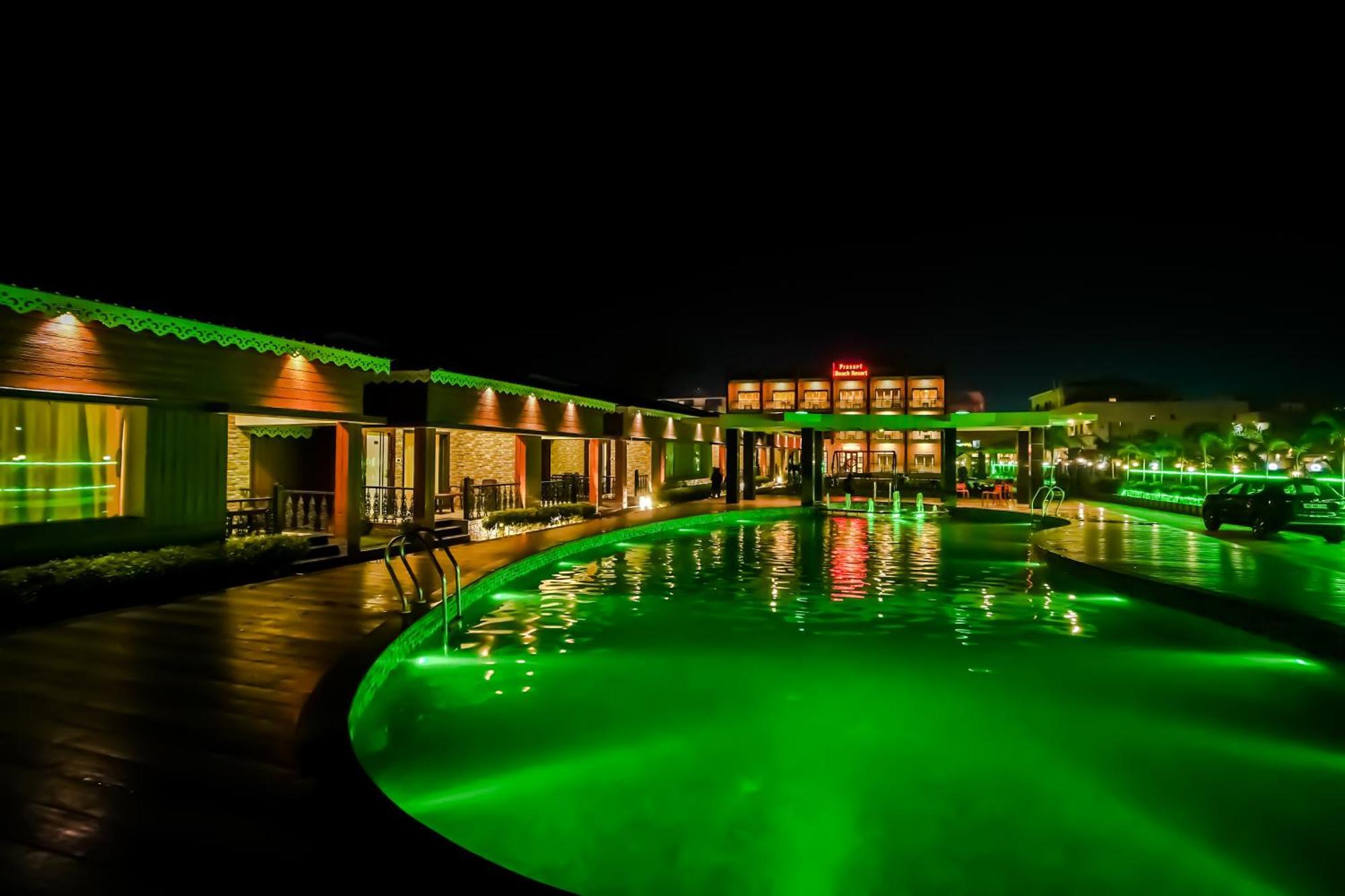 Prasant On Beach Resort !! Lift - Wifi -Restaurant-Parking Facilities-Newly Decorated Room !! Mandarmani Buitenkant foto